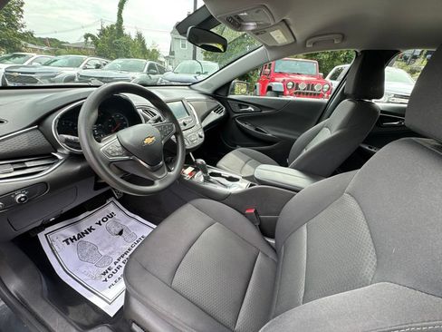 Used 2017 Chevrolet Malibu LT FWD image 15