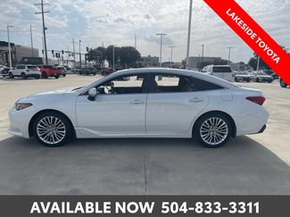 Used 2020 Toyota Avalon Limited FWD video 2