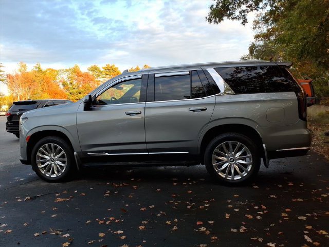 Used 2023 Cadillac Escalade Premium Luxury w/ Performance Package AWD/4WD image 8