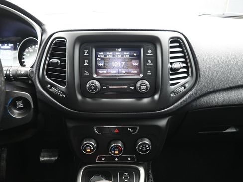 Used 2017 Jeep Compass Latitude w/ Safe & Security Group AWD/4WD image 13