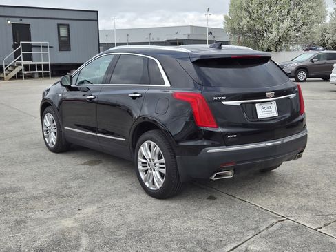 Used 2017 Cadillac XT5 Premium Luxury image 3