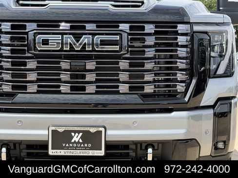 Used 2026 GMC Sierra 2500 Denali Ultimate AWD/4WD image 8