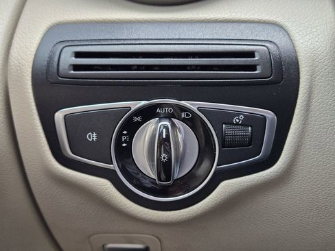 Used 2016 Mercedes-Benz GLC 300 4MATIC image 28