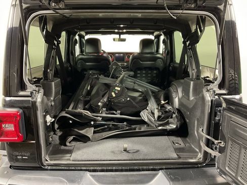 Used 2020 Jeep Wrangler Unlimited Rubicon w/ Uconnect 4C Nav & Sound Group AWD/4WD image 18