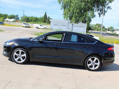 Used 2015 Ford Fusion SE w/ Equipment Group 201A FWD image 5