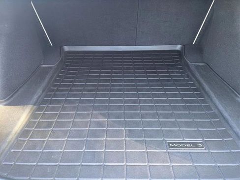 Used 2018 Tesla Model 3 Mid Range image 6