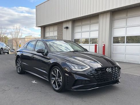 Used 2023 Hyundai Sonata SEL Plus image 3