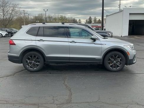 Used 2024 Volkswagen Tiguan SE image 4