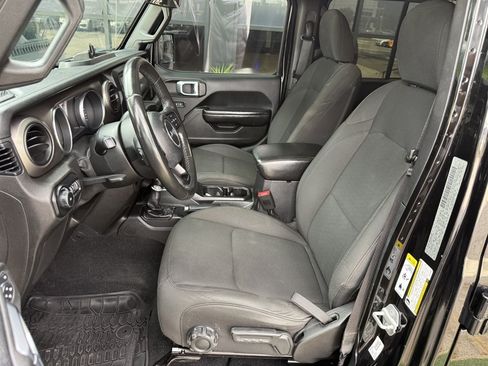 Used 2019 Jeep Wrangler Unlimited Sport S AWD/4WD image 13