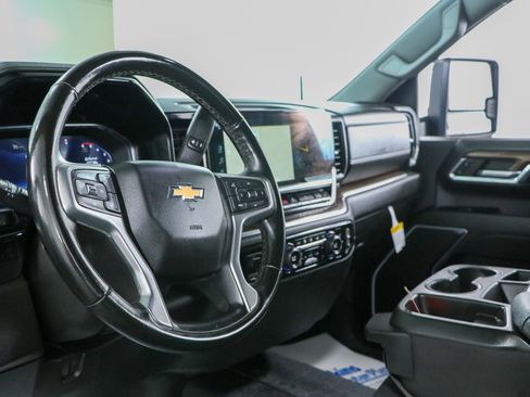 Used 2024 Chevrolet Silverado 2500 LT AWD/4WD image 24