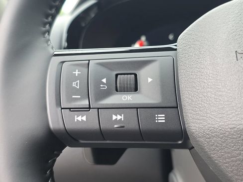 New 2026 Nissan Pathfinder Platinum AWD/4WD image 28