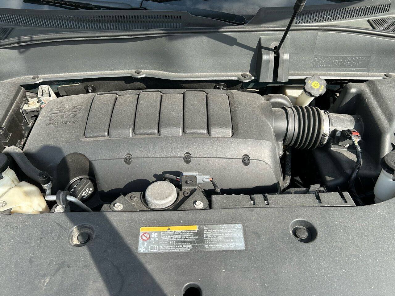 Used 2015 GMC Acadia SLE FWD image 18