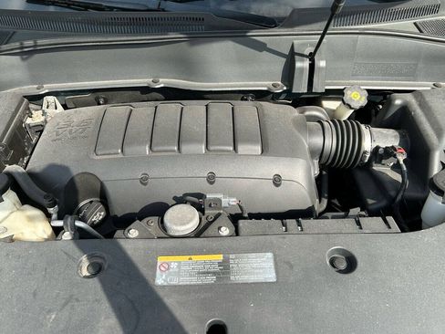 Used 2015 GMC Acadia SLE FWD image 18
