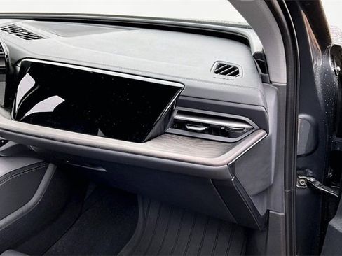 Used 2025 Audi Q5 Premium Plus w/ Premium Plus image 16