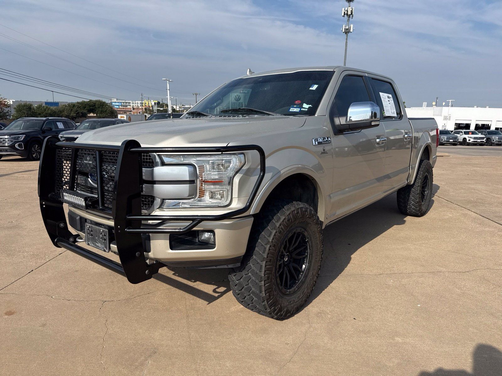 Used 2018 Ford F150 Platinum w/ Equipment Group 701A Luxury AWD/4WD image 3