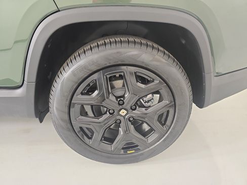 Used 2023 Rivian R1T Adventure AWD/4WD image 10
