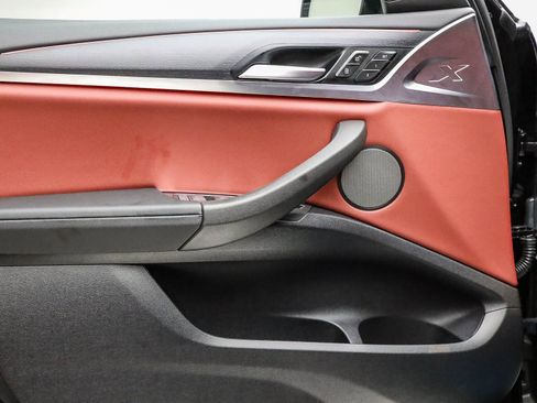 Used 2025 BMW X4 xDrive30i w/ Premium Package image 21