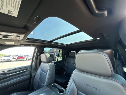 Used 2021 GMC Yukon Denali AWD/4WD image 19