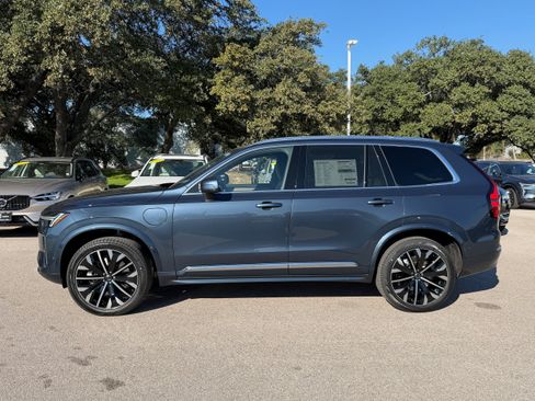 New 2026 Volvo XC90 T8 Plus w/ Protection Package Premier image 3