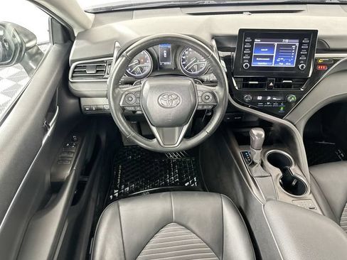 Used 2024 Toyota Camry SE FWD image 10