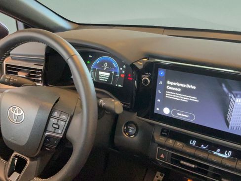 Used 2026 Toyota Camry SE w/ Multimedia Upgrade Package FWD image 44