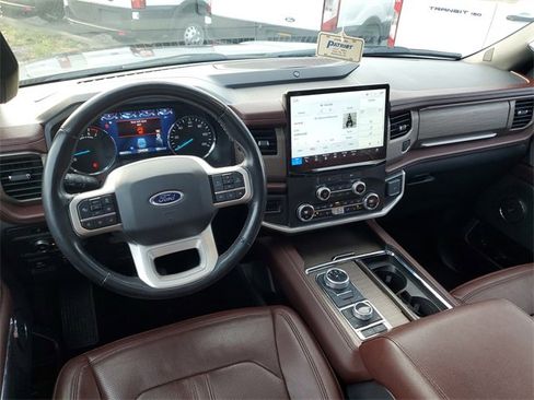Used 2022 Ford Expedition Limited image 10