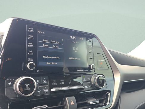 Used 2021 Toyota Highlander XLE image 21