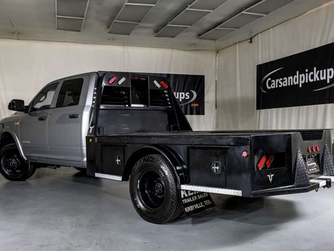 Used 2022 RAM 3500 Tradesman image 10