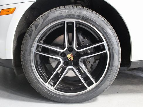Used 2021 Porsche Macan image 17