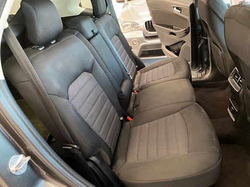 Used 2016 Ford Edge SE image 24