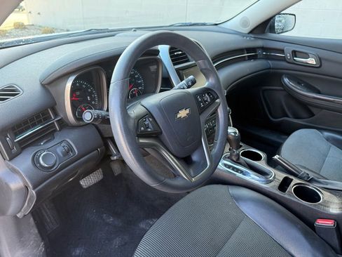 Used 2016 Chevrolet Malibu LT image 18