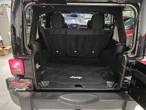 Used 2017 Jeep Wrangler Unlimited Sport w/ Quick Order Package 24S AWD/4WD image 17