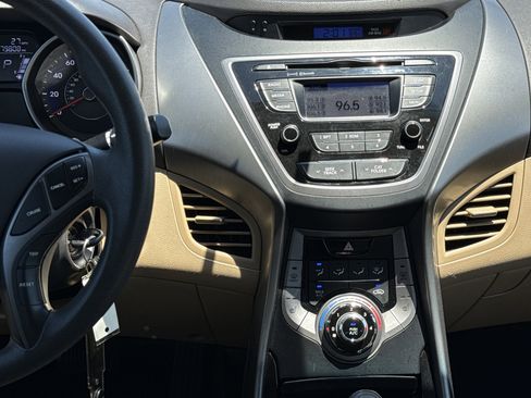 Used 2013 Hyundai Elantra GLS w/ Preferred Pkg FWD image 27