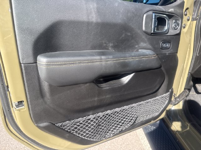 Used 2025 Jeep Gladiator Sport AWD/4WD image 9