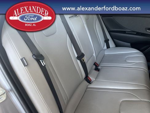 Used 2025 Hyundai Elantra Limited image 17