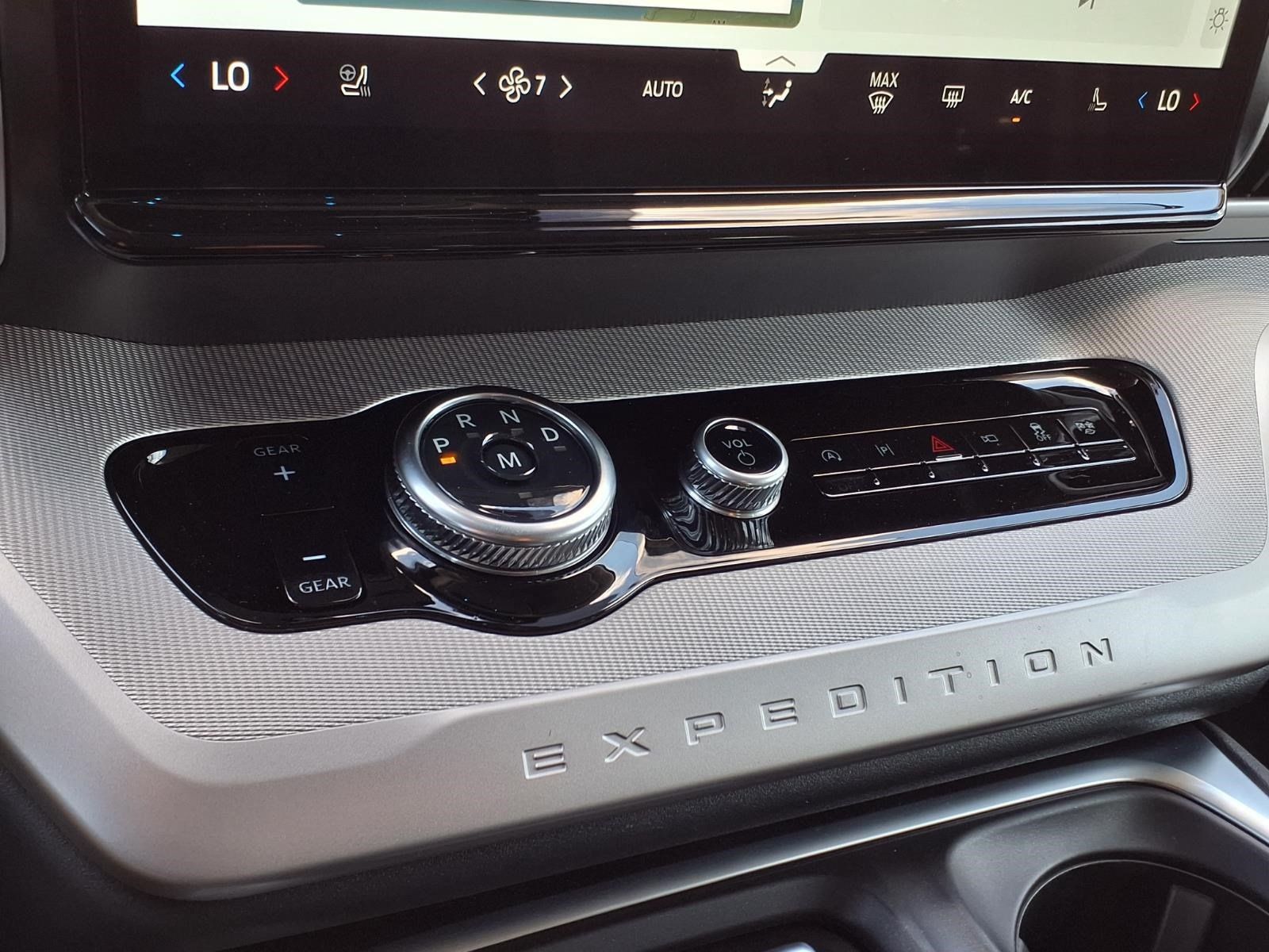 Used 2025 Ford Expedition Max Active RWD image 18