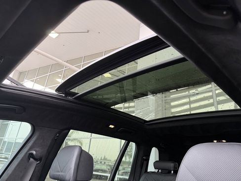 Used 2023 BMW X7 xDrive40i w/ M Sport Package image 11