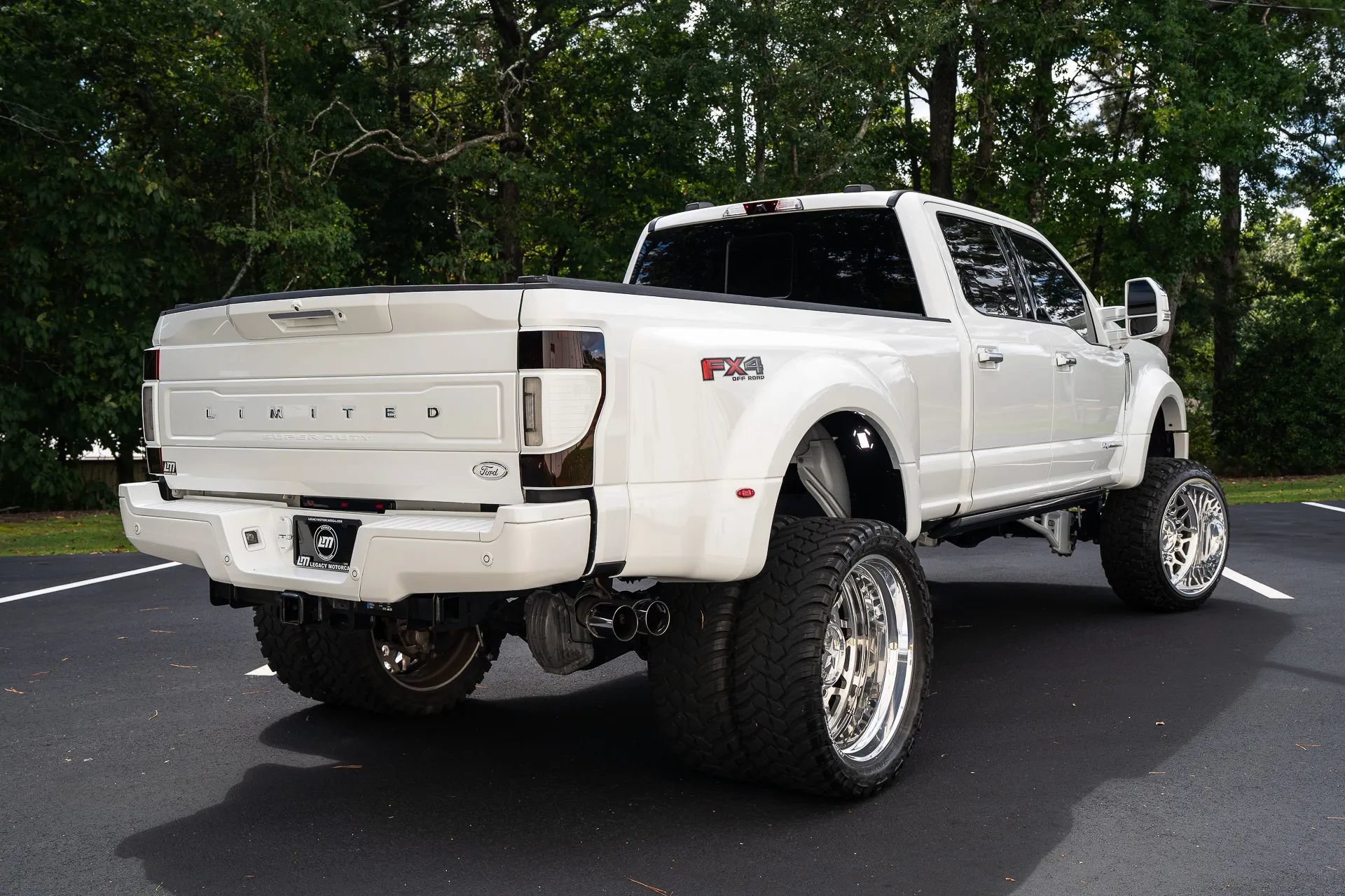Used 2022 Ford F450 Limited w/ FX4 Off-Road Package AWD/4WD image 3