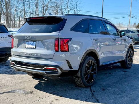 Certified 2022 Kia Sorento SX image 7