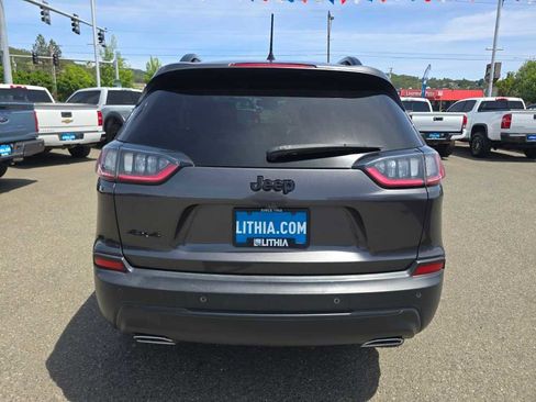 Used 2019 Jeep Cherokee Latitude Plus AWD/4WD image 4