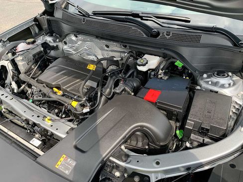 Certified 2025 Chevrolet Trax LS w/ LS Convenience Package FWD image 26