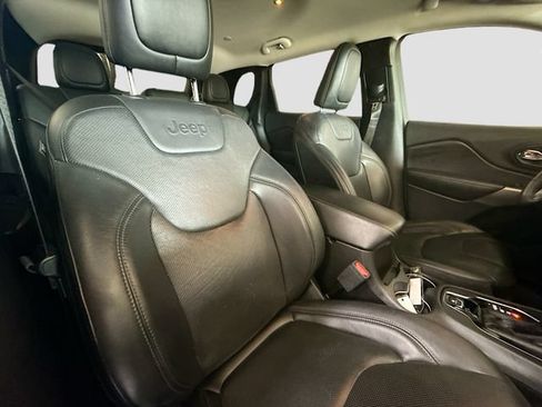Used 2019 Jeep Cherokee Limited AWD/4WD image 27