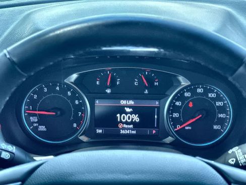 Used 2023 Chevrolet Traverse RS FWD image 16