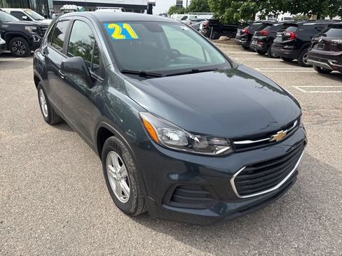 Used 2021 Chevrolet Trax LS w/ Tint and Cruise Package FWD image 1