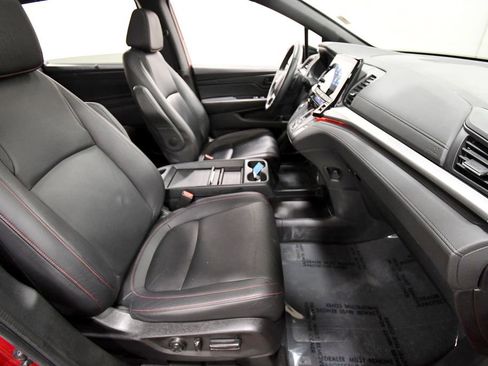 Certified 2023 Honda Odyssey Sport image 18