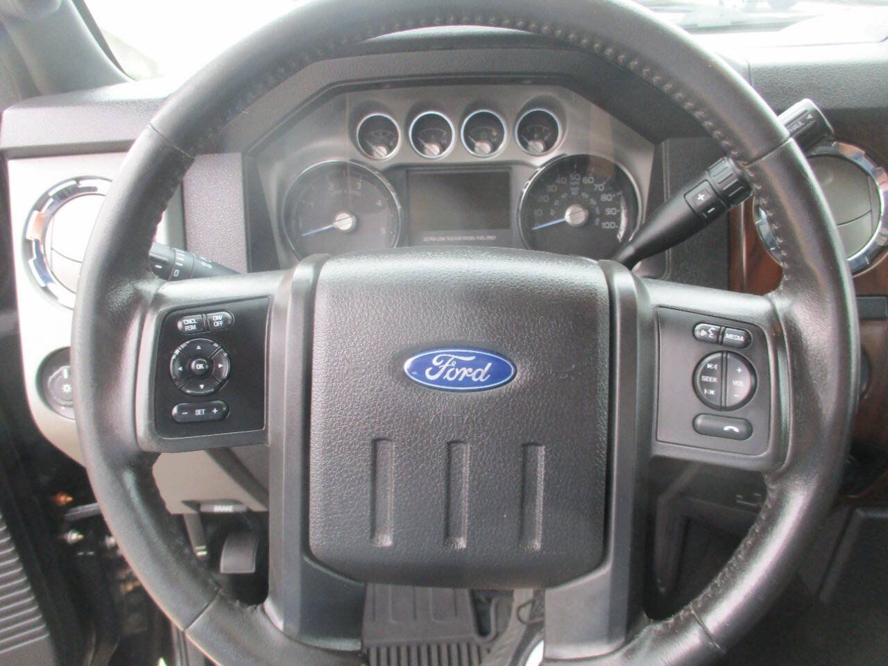 Used 2016 Ford F350 Lariat w/ Lariat Interior Package AWD/4WD image 28
