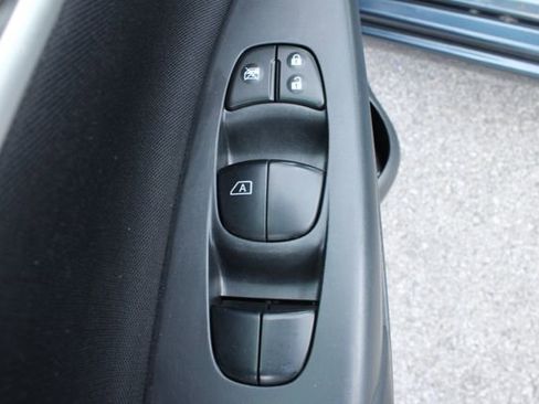 Used 2017 Nissan Sentra SV FWD image 11