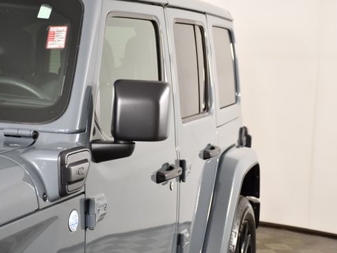 Used 2024 Jeep Wrangler Unlimited Sahara AWD/4WD image 13