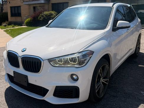 Used 2019 BMW X1 sDrive28i w/ M Sport Package FWD image 1