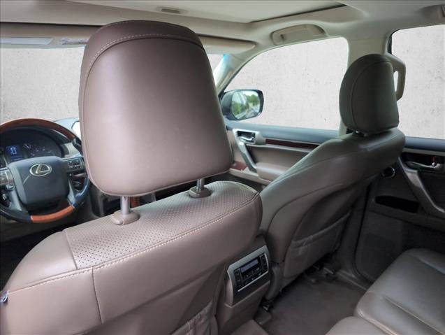 Used 2016 Lexus GX 460 Luxury w/ Preferred Accessory Package AWD/4WD image 22
